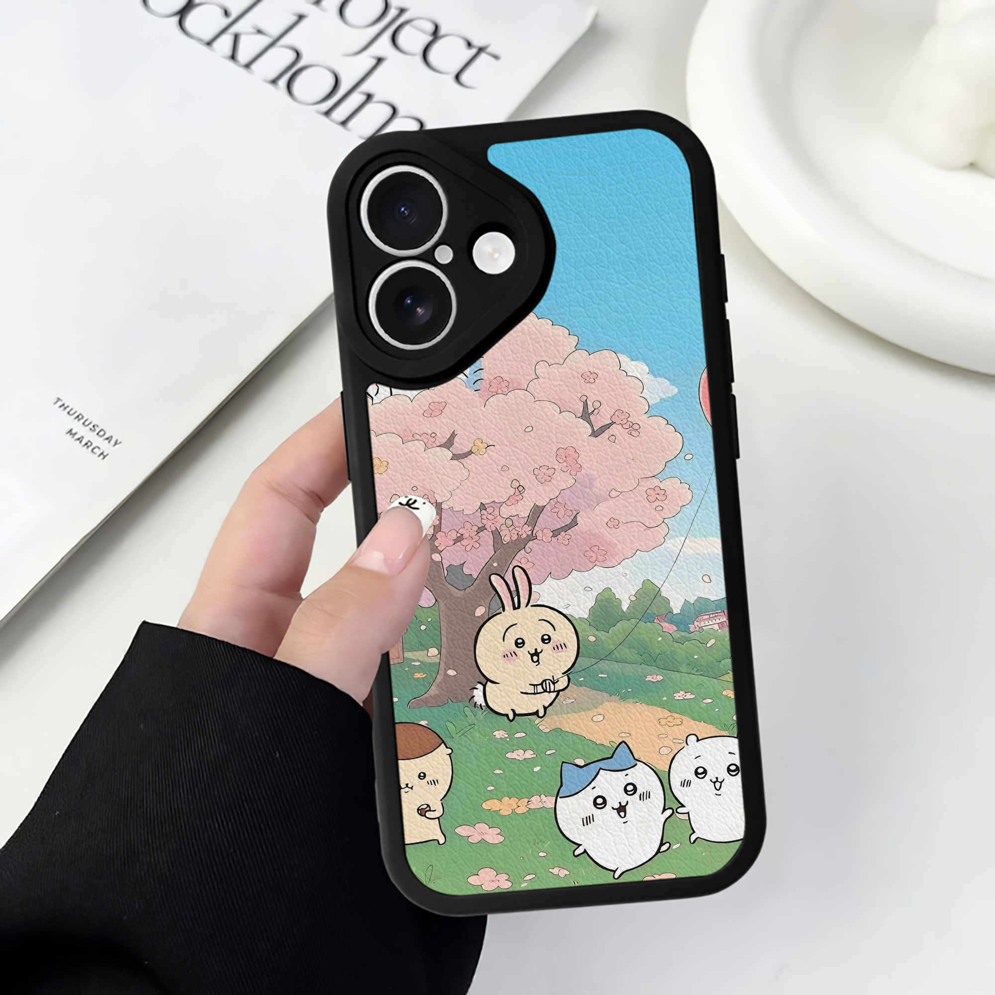（画像用） ちいかわ Chii-kawa 【iPhone 16シリーズ対応】シリコンスマホケース（レザー調） 材質：シリコン